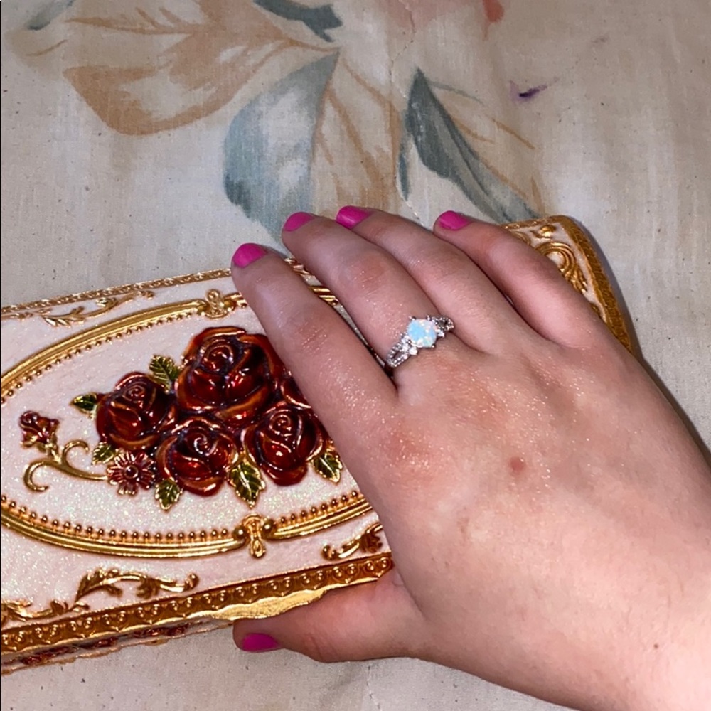 Opal ring - Picture 2 of 3